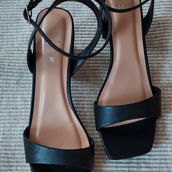 A New Day Black Size 10.Elegant Women's Sandals - Picture 3 of 7